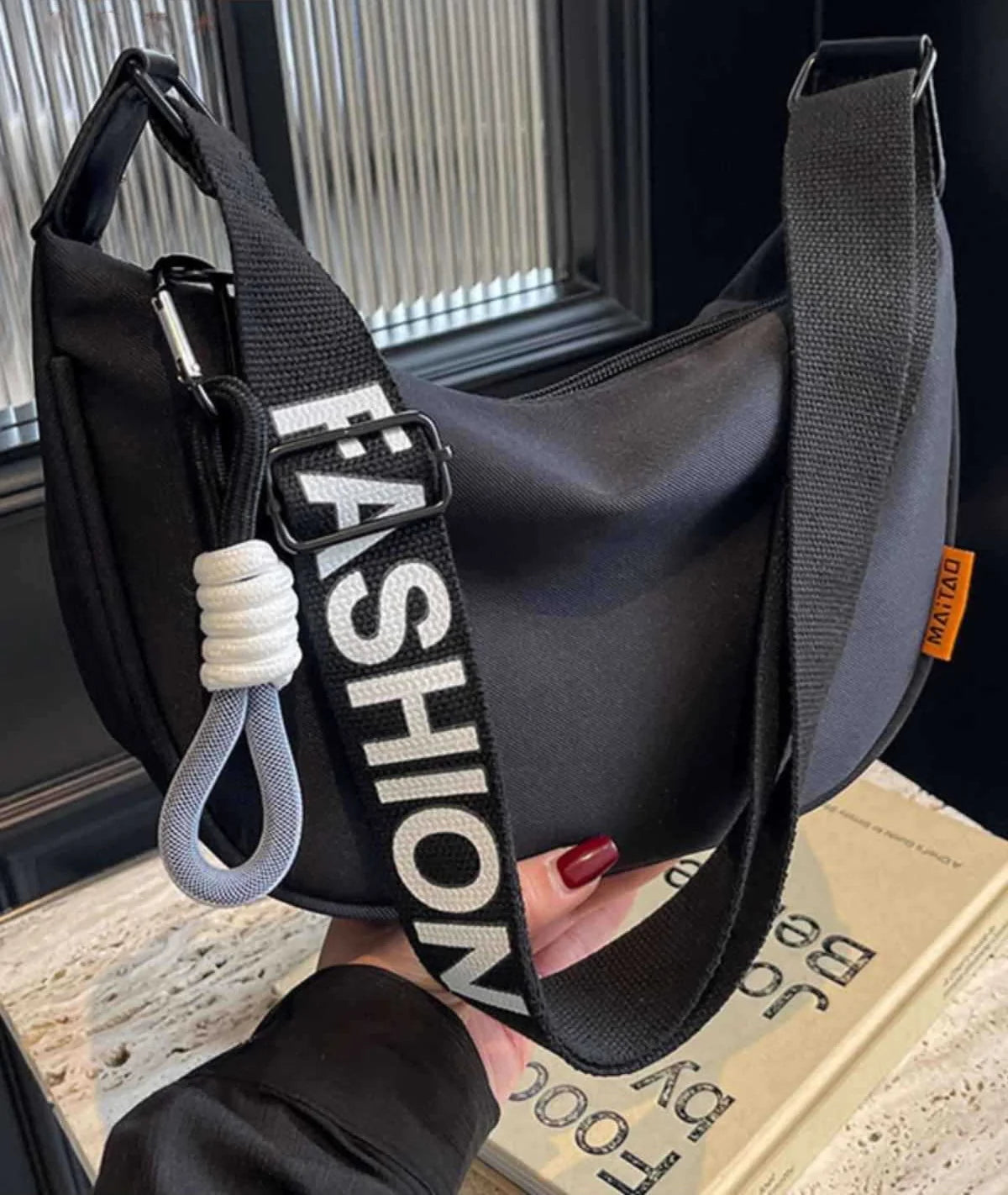 BOLSOS DE MUJER CON LLAVERO - EN DOS MODELOS