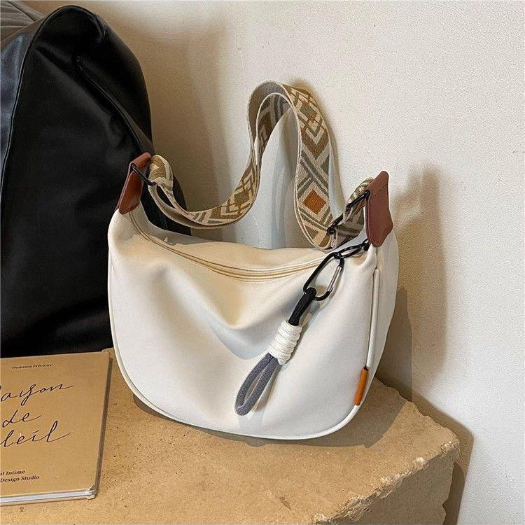 BOLSOS DE MUJER CON LLAVERO - EN DOS MODELOS