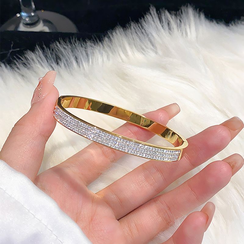 PULSERAS DE ACERO INOXIDABLE CON BAÑO DE ORO DE 18K VARIOS MODELOS