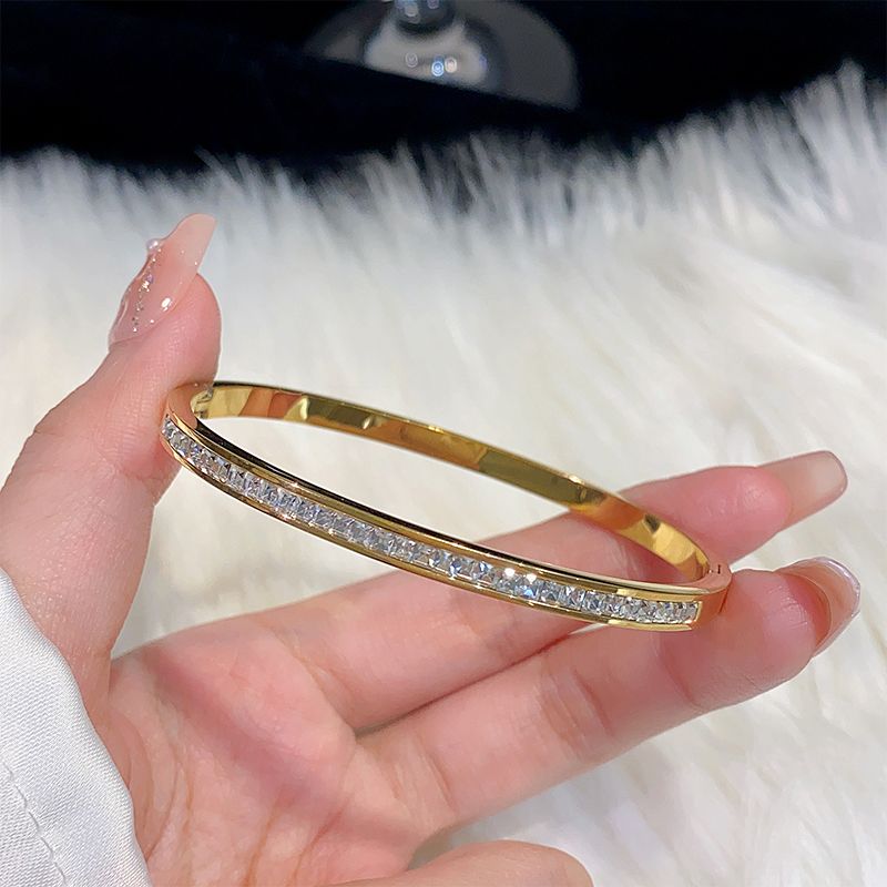 PULSERAS DE ACERO INOXIDABLE CON BAÑO DE ORO DE 18K VARIOS MODELOS