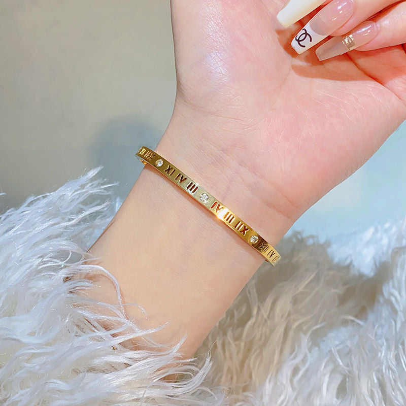 PULSERAS DE ACERO INOXIDABLE CON BAÑO DE ORO DE 18K VARIOS MODELOS