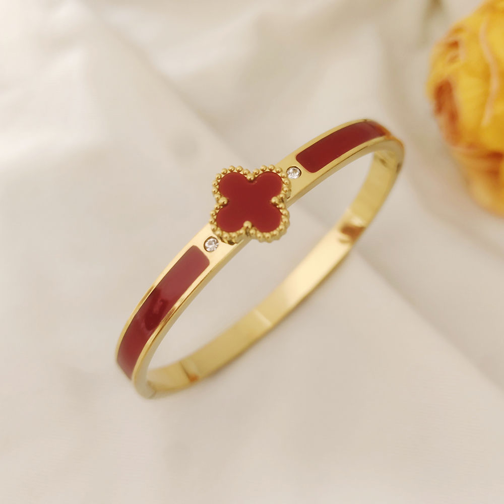 PULSERA VIRGINIA EN ACERO INOXIDABLE CON BAÑO DE ORO DE 18K (en 3 colores)